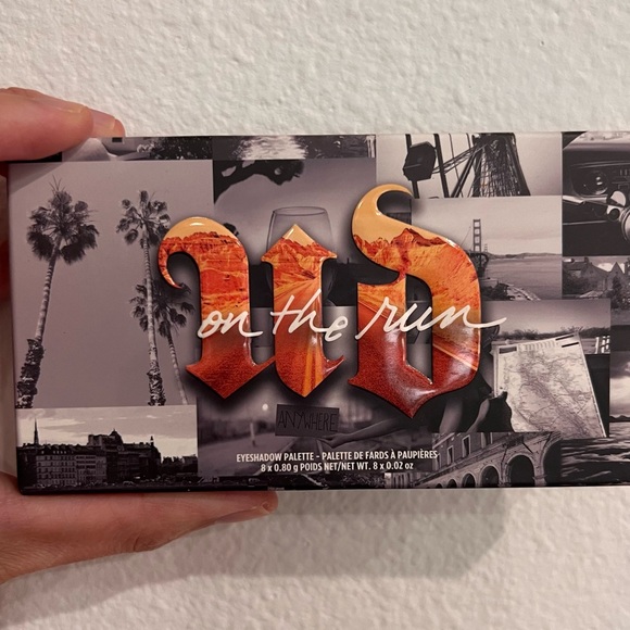 BNWT Urban Decay Highway Queen On the Run Mini Eyeshadow Palette - Picture 2 of 4